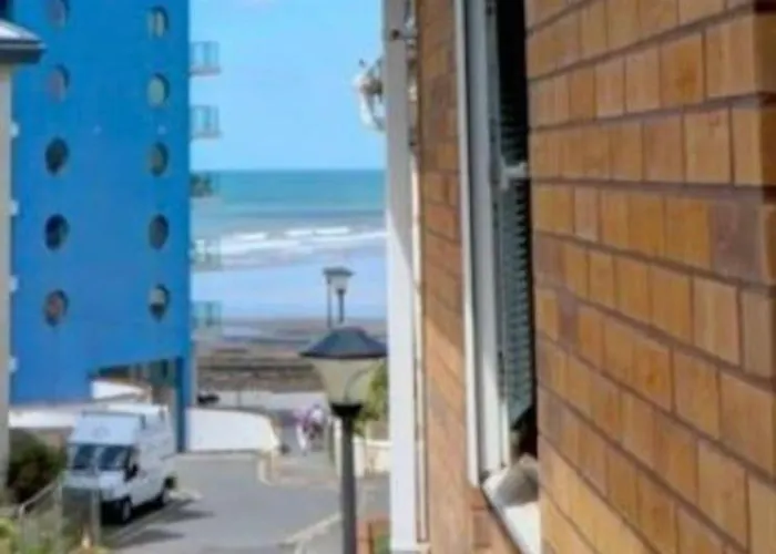 Seaside Modern Apartment
